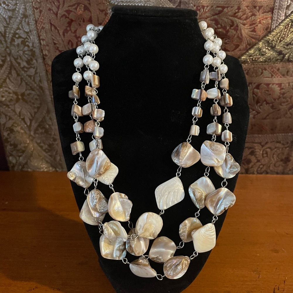 Beautiful Vintage Faux Pearl & Nuetral Color Beaded 3 Strand Necklace~ Pre-loved - Picture 2 of 6